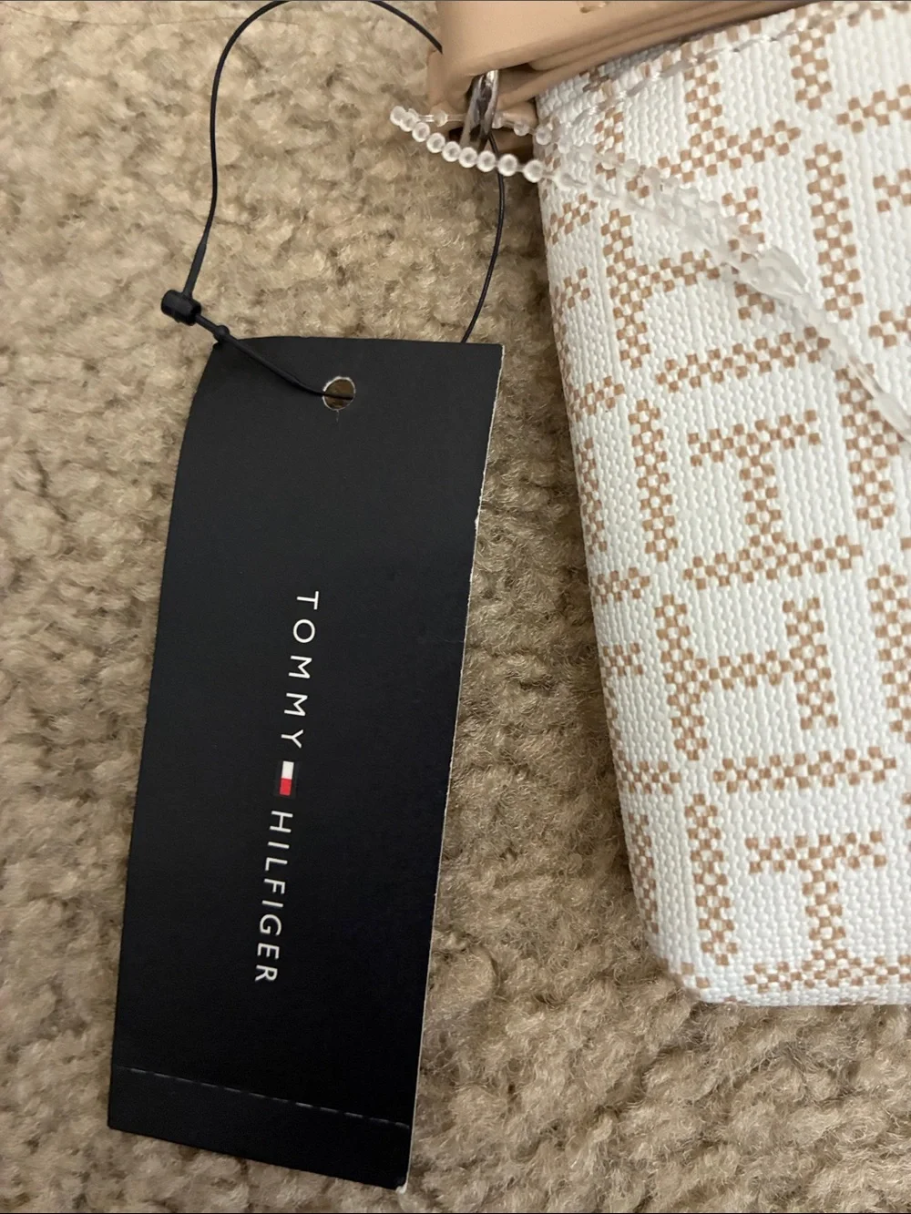 Tommy Hilfiger White & Beige Signature Wristlet